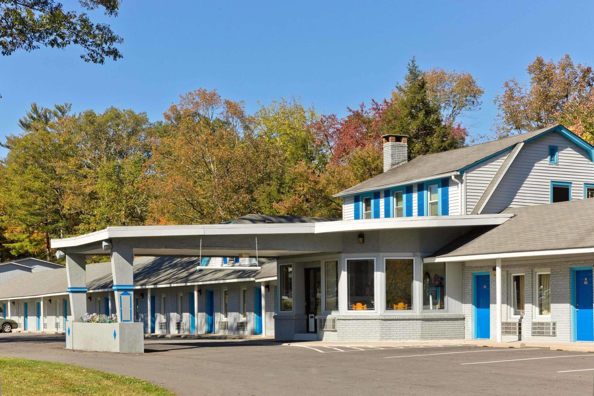 Night Lodge Bartonsville Exterior photo